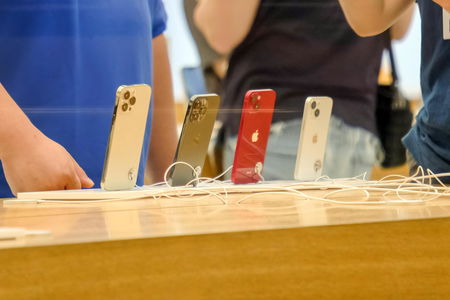 Apple sta per lanciare gli abbonamenti per noleggiare gli iPhone? article-post