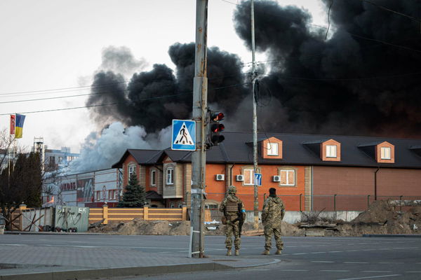 Perché i media non dovrebbero mostrare le immagini dei militari arrestati o che si sono arresi