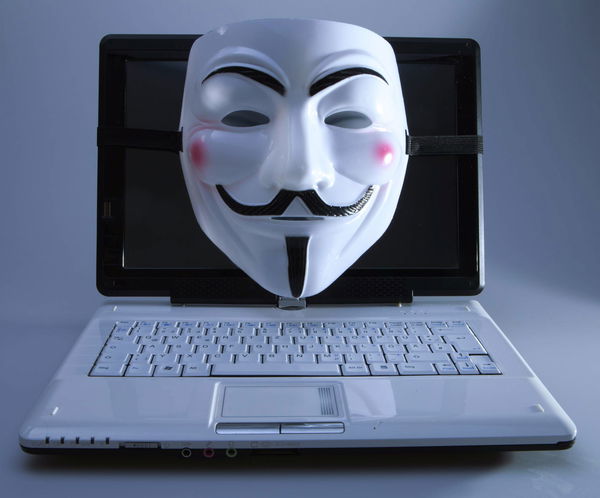 Anonymous, 7 giorni per 7 milioni di sms a numeri russi