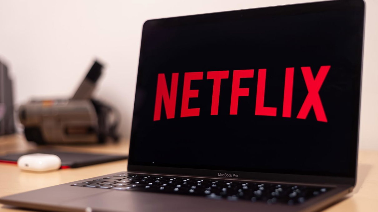 Come Netflix sta dando il potere di disconnettere i dispositivi collegati al tuo account article-post