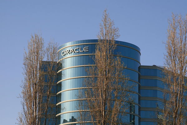 Oracle risponde all’appello di Zelensky e blocca tutti gli aggiornamenti (e non solo) in Russia