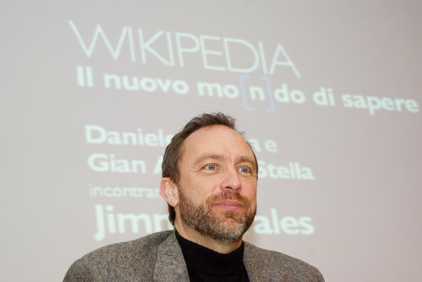 I russi stanno scaricando Wikipedia in massa in previsione di un possibile divieto