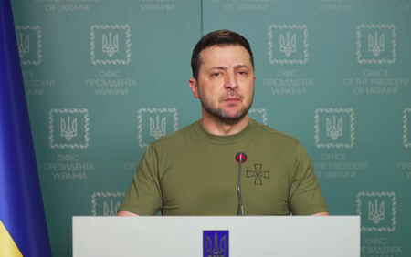 La croce sulla maglietta di Zelensky non è “curiosa” come dice Francesca Donato article-post