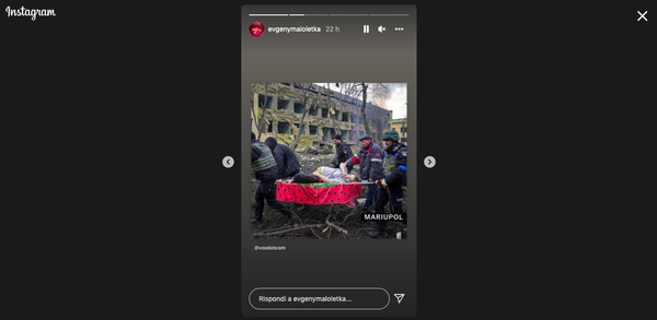 Per i complottisti delle foto di Mariupol «con la stessa attrice»: la donna in barella è morta