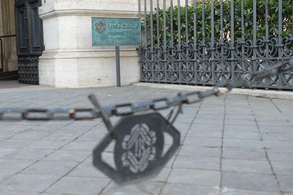 Truffa ai danni di correntisti Csr – Bankitalia: intrusioni nel sistema e danni per gli utenti