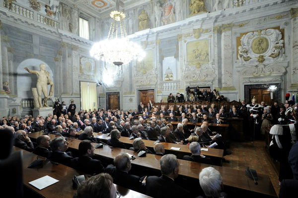 L’amicizia su Fb non compromette esaminatore e candidato