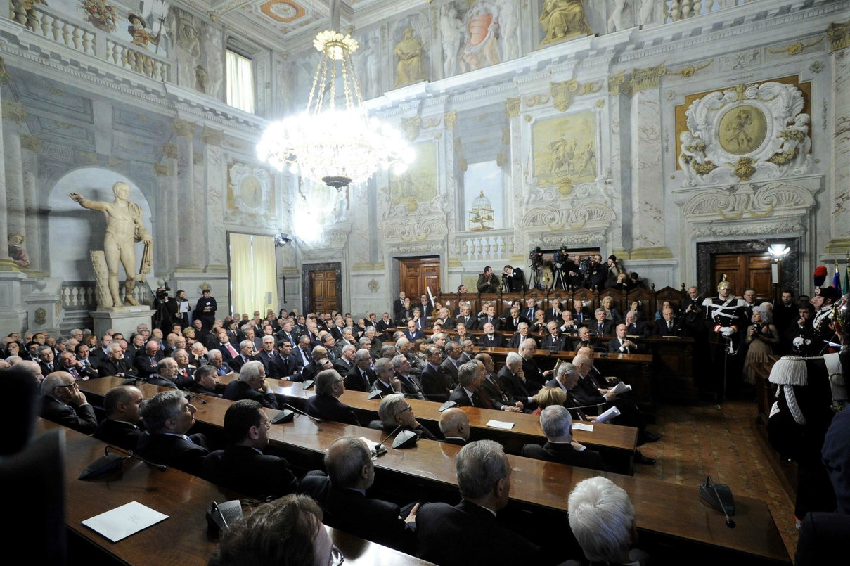 L’amicizia su Fb non compromette esaminatore e candidato article-post