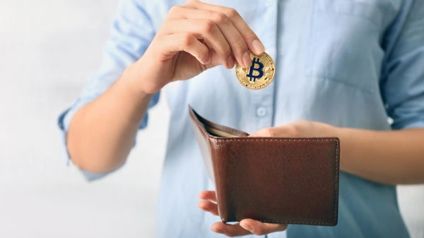 Anche i portafogli di criptovalute finisco nel mirino delle sanzioni UE contro la Russia