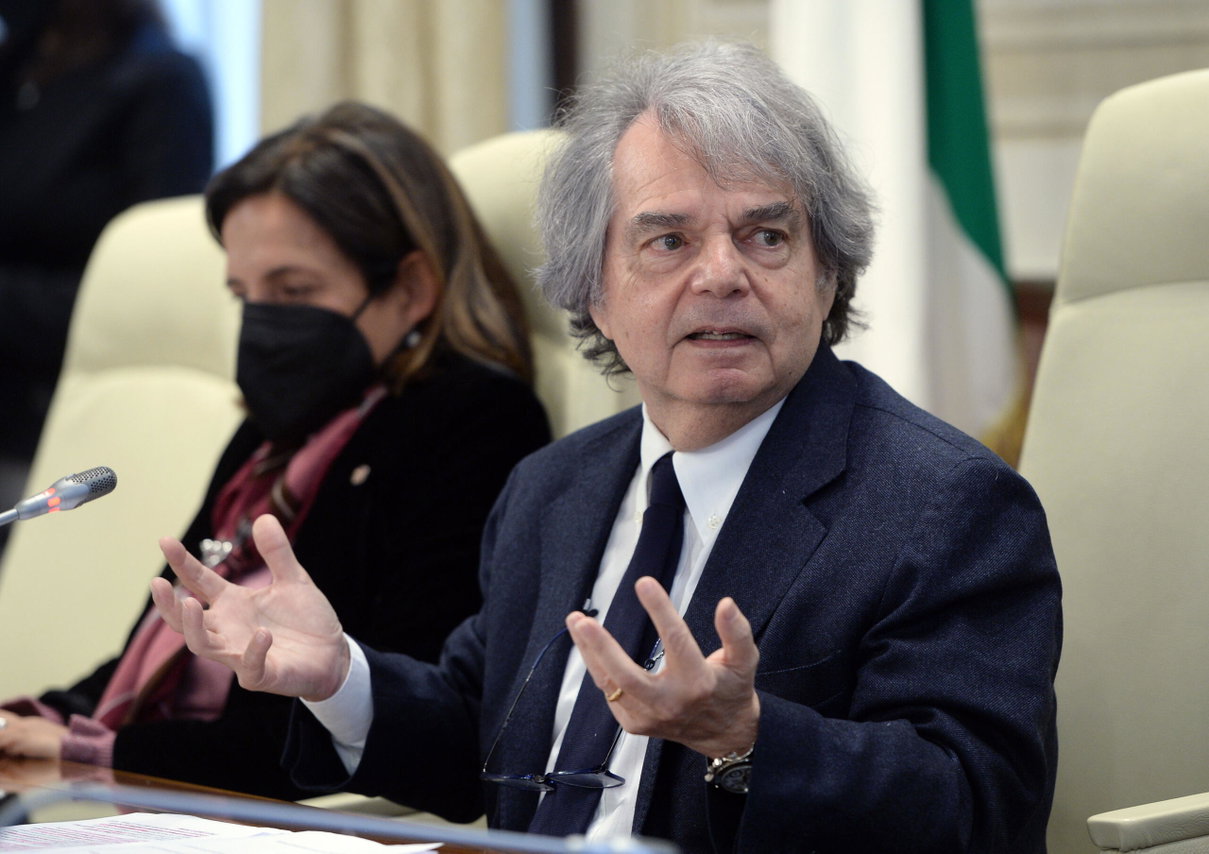 Il decreto del governo per un “galateo social” dei dipendenti della Pubblica Amministrazione article-post