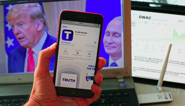 Truth Social cede a Google e potrebbe tornare nel Play Store dopo l’estromissione