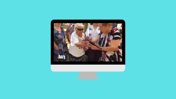 Il video delle nonne russe che rompono l’iPad risale al 2018