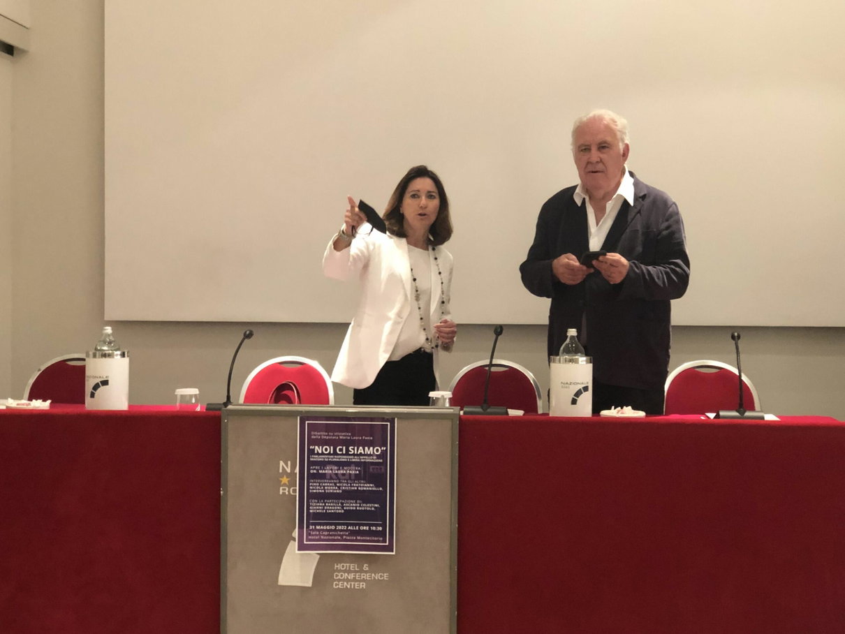 Santoro: «Avere una tv più o meno libera è una opzione politica». Un gruppo di parlamentari raccoglie l’appello article-post