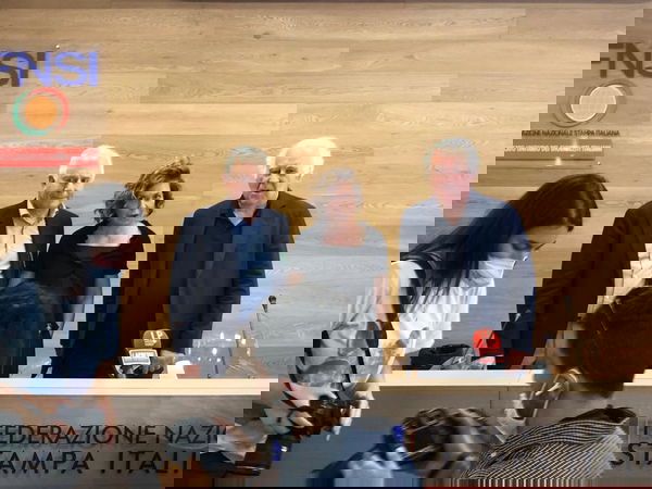 L’appello di Santoro sulla guerra, Parlamento dovrebbe «discutere e non esprimere un silenzio assenso»