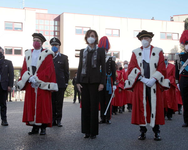 I tre punti del tavolo tecnico su minori e social: verifica d’identità, rimozione delle foto e profitti dei baby influencer