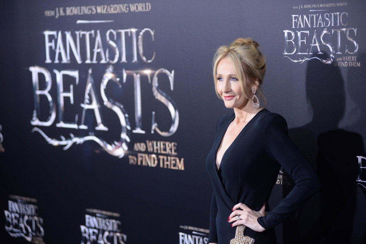 No, J.K. Rowling non è stata chiamata da Zelensky article-post