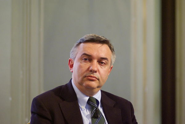 Lo strano caso di Libero che dedica ampio spazio di critica alle decisioni prese nella redazione di Repubblica