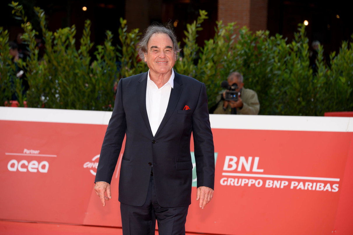 Da Augias a Oliver Stone, c’è una nuova lista di attori della disinformazione (presentata dal Pd) article-post