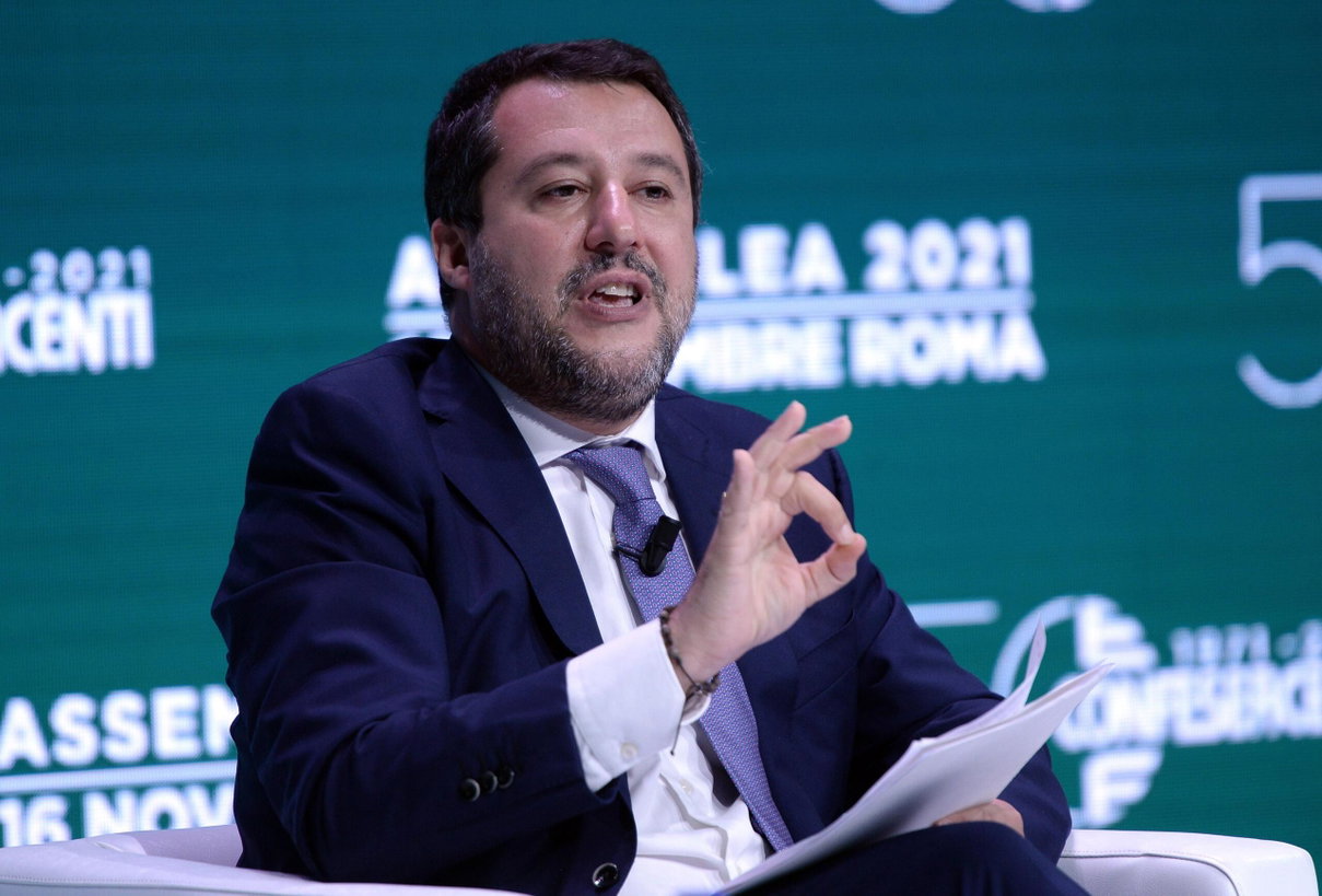 Per Salvini la sinistra propone di rendere legale la coltivazione e lo spaccio di droga ma non è vero article-post