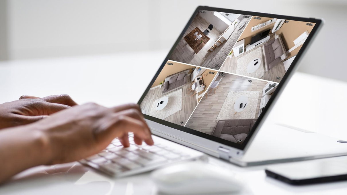 Le telecamere di centinaia di cittadini italiani hackerate (e le immagini private vendute online) article-post