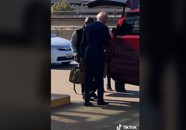 Il video TikTok da milioni di visualizzazioni che (non) mostra il sosia di Biden