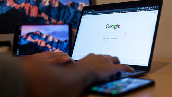 Google ha consentito a una società russa di raccogliere i dati degli utenti (nonostante le sanzioni)