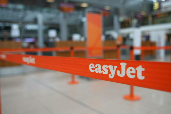 Una minaccia bomba sui social ha fatto sì che un volo EasyJet fosse scortato da un caccia