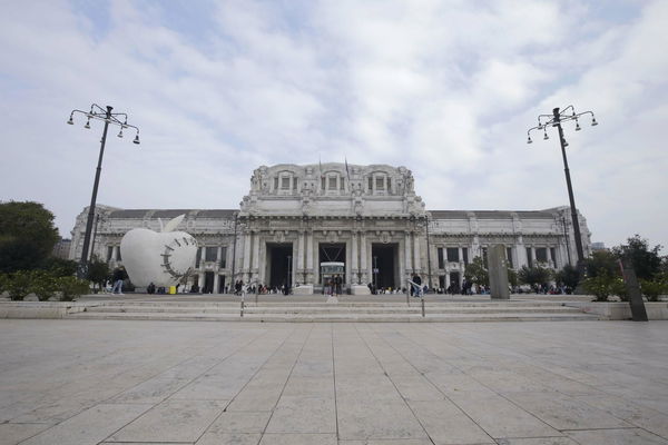 Si apre il tema dell’installazione di 100 telecamere a riconoscimento facciale alla stazione centrale di Milano