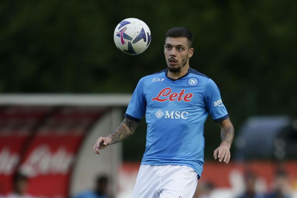 La squalifica di un calciatore di Serie A per un messaggio su WhatsApp (con tanto di emoji)