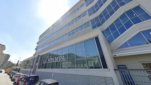 Hanno imbrattato la sede del quotidiano La Stampa