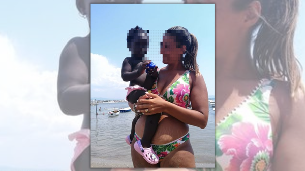 La storia che c’è dietro alla foto della donna e della bambina a Scauri (e quanto è importante citare le fonti)