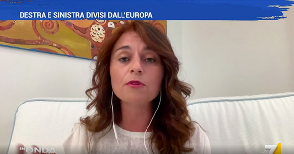 No, non è l’art. 3 della Costituzione che dice che l’Italia è una repubblica fondata sul lavoro come afferma Ceccardi