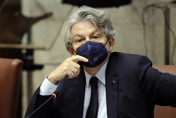 Telecomunicazioni, l’Ue vuole che Big Tech contribuisca ai costi