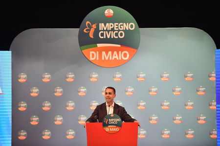 Gli hater assaltano l’ultimo post su Facebook di Luigi Di Maio article-post
