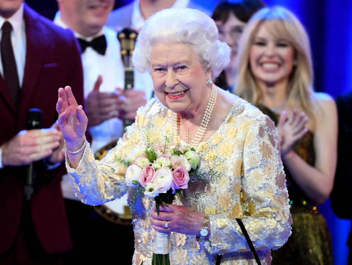 I cani della regina non saranno sepolti vivi con lei article-post