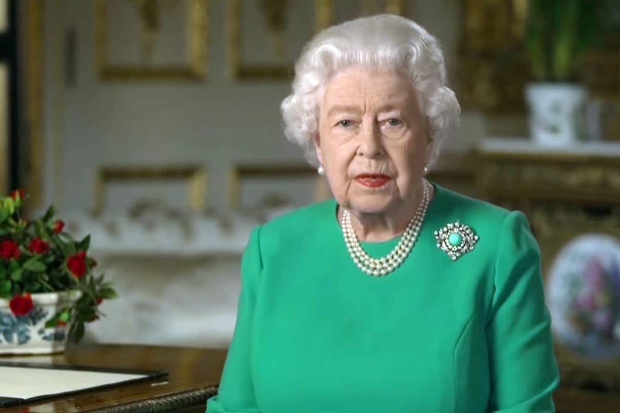 La regina Elisabetta fu il primo sovrano a inviare una email nel 1976 article-post