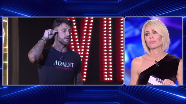 Fabrizio Corona bannato da Instagram dopo gli “indizi” su Totti e Blasi: «Pensiamo a vie legali»