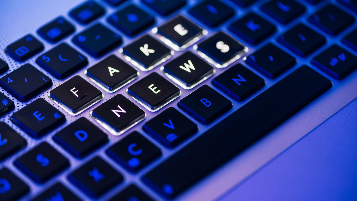 La Commissione europea ha adottato delle Linee guida per contrastare la disinformazione article-post