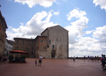 Il ristorante di Gubbio aveva smentito le notizie false già qualche giorno fa article-post