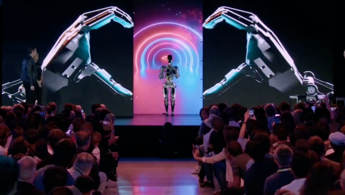 Abbiamo visto in faccia il primo robot di Elon Musk (che potrebbe costare meno di 20K) article-post