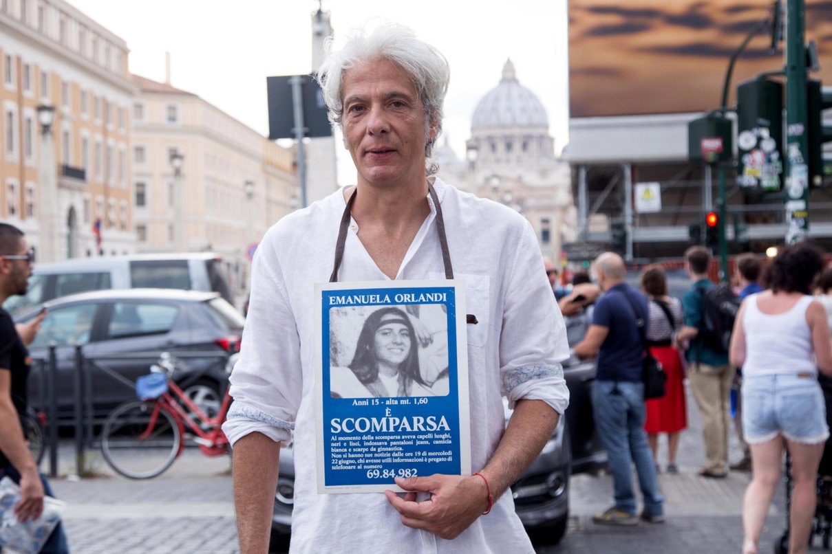 Netflix dà la spinta a Calenda (a quasi 40 anni di distanza) per chiedere al ministro degli Esteri di Emanuela Orlandi article-post