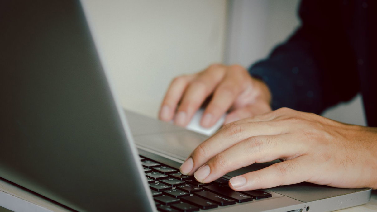 Che tipo di reato è quello di accesso abusivo a un sistema informatico? article-post