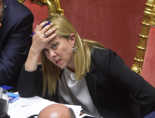 Giorgia Meloni e il rinvio a giudizio per Domani: «Il potere attacca la stampa libera»