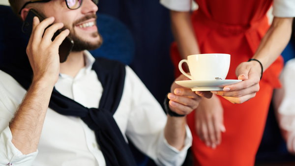 La connettività in volo, il 5G e la modalità aereo: cosa accade nel resto del Mondo