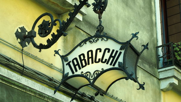 Perché per i tabaccai non vige l’obbligo di POS (ma non per tutti i prodotti)