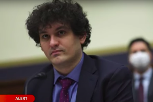 Bankman-Fried è stato estradato negli Stati Uniti, intanto due soci si sono dichiarati colpevoli di alcuni crimini connessi al caso FTX