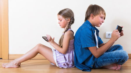 I dati mostrano che possiamo parlare di bambini iperconnessi article-post