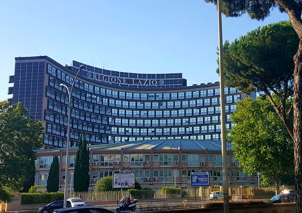 La sanzione da 100mila euro alla Regione Lazio per la violazione dei metadati nelle mail dei dipendenti