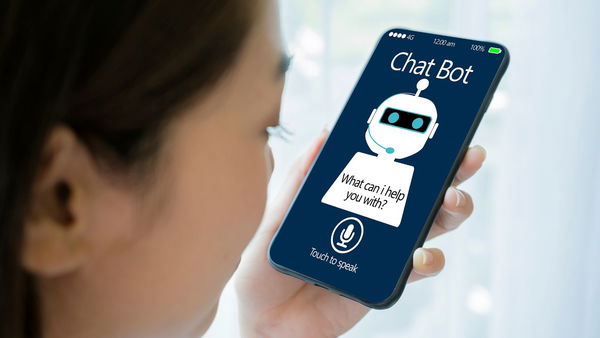 ChatGPT vietato a nelle scuole di NY: «Comprensibile e prevedibile, ma assolutamente inutile»