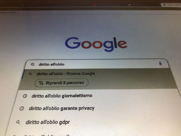 Come funziona la “deindicizzazione” di un nome e un cognome su Google