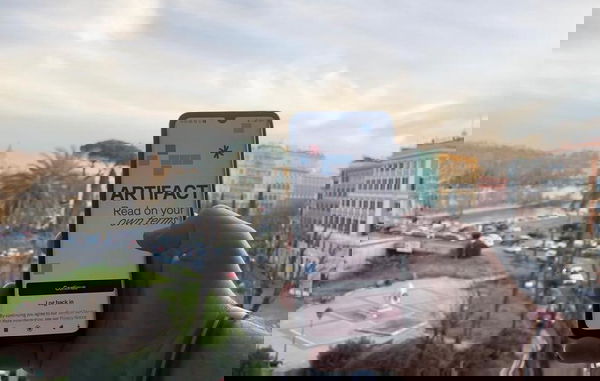 I creatori di Instagram ci riprovano con Artifact, il TikTok delle notizie